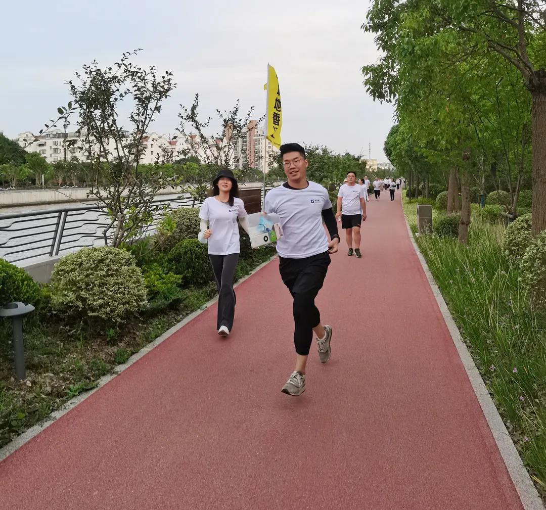 “跑出健康，绽放活力”1xbet香江开启跑团征程